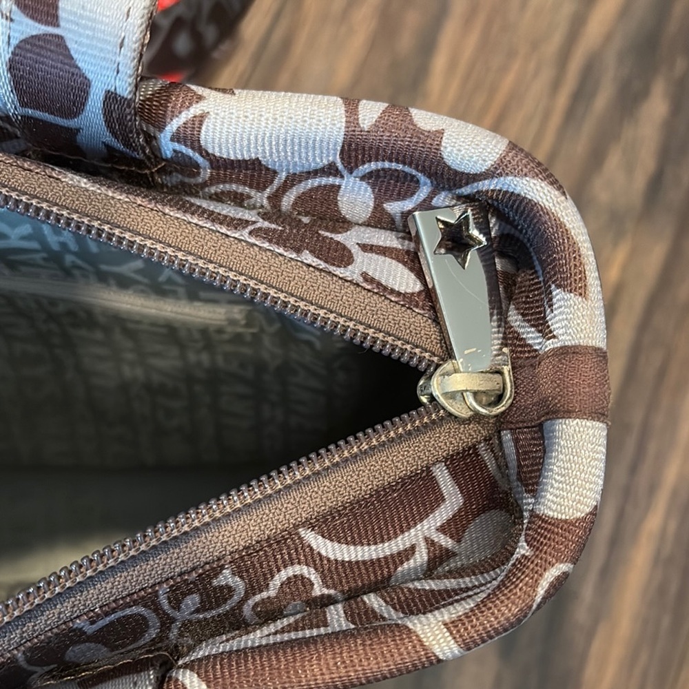 Harvey’s Floral Brown and Gray Women's Tote Bag - Picture 4 of 10
